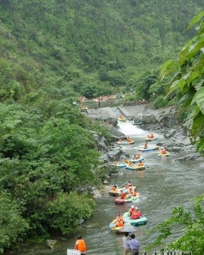 武陵岩峡谷漂流