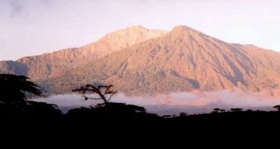 梅鲁火山