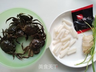 韩式年糕烧毛蟹的做法步骤：1