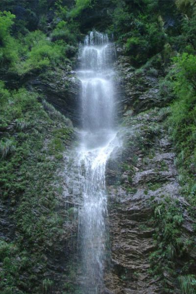 龙涎瀑